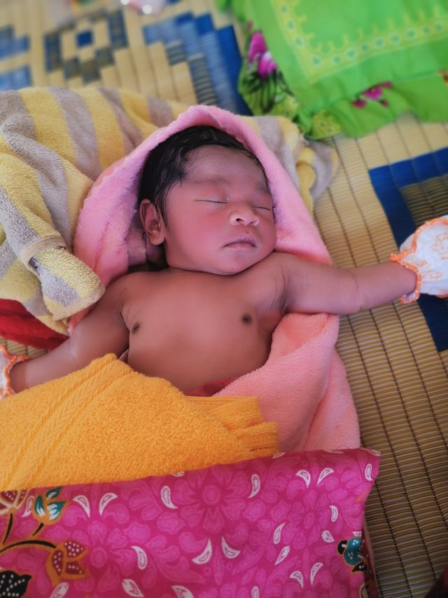 カンボジアで出会った赤ちゃんたち　～コンポンチュナンより～　大窪玲子